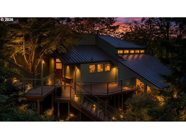 910 SW CANNING ST, Portland, OR 97201