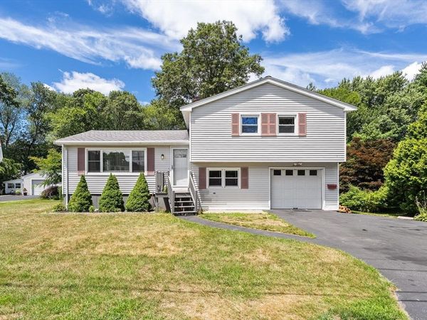 17 Crossman St, Taunton, MA 02780