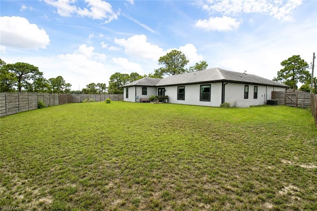 5013 Dania Cir , Labelle, FL 33935 Photo