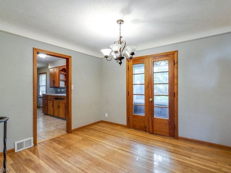 251 E 286th Street, Willowick, OH 44095 Photo 10