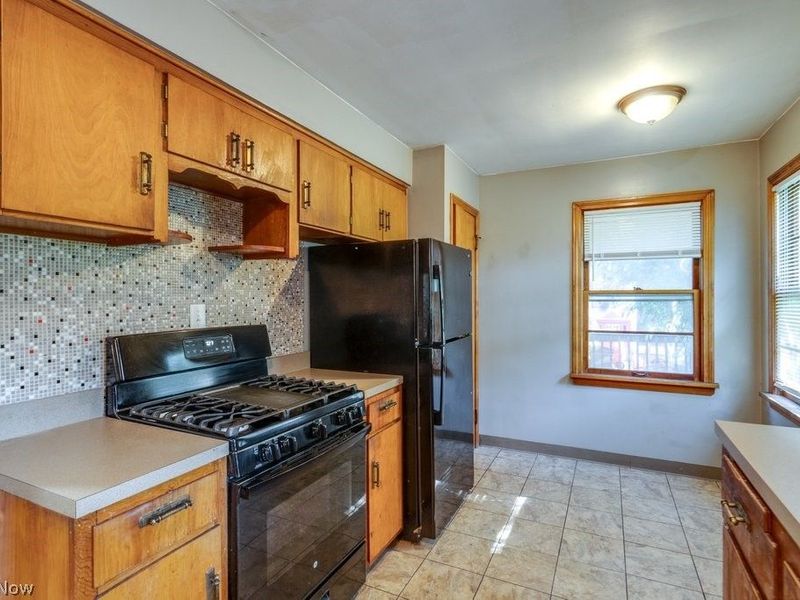 251 E 286th Street, Willowick, OH 44095 Photo 14