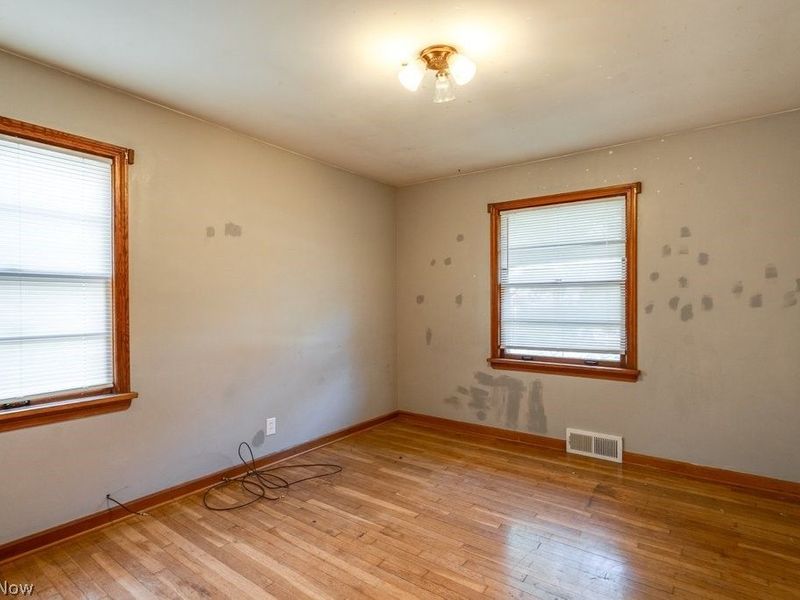 251 E 286th Street, Willowick, OH 44095 Photo 18