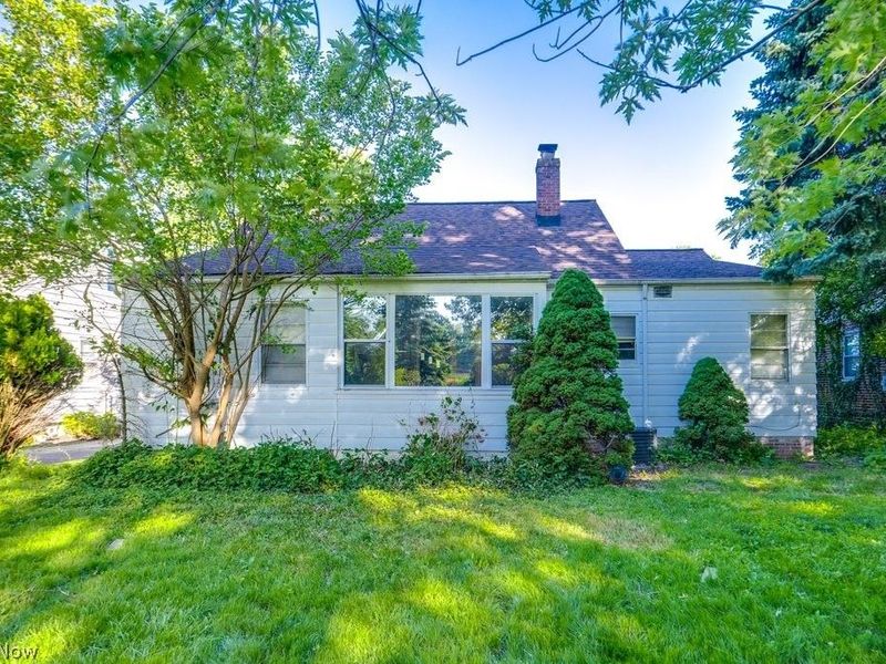 251 E 286th Street, Willowick, OH 44095 Photo 3