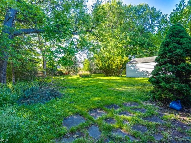 251 E 286th Street, Willowick, OH 44095 Photo 5