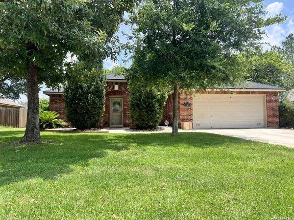 308 Bunker Hill, Pleasanton, TX 78064