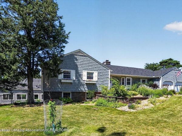 4426 Barton Road, Lansing, MI 48917
