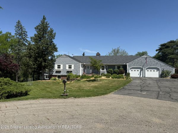 4426 Barton Road, Lansing, MI 48917