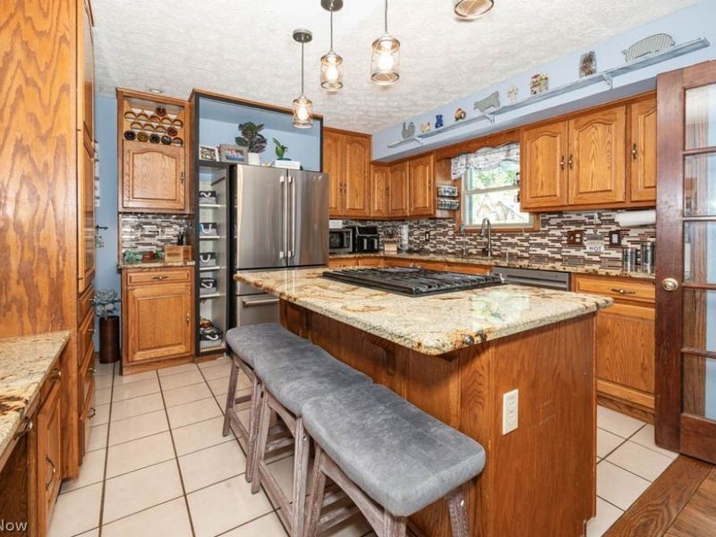 7308 Lake O Springs Avenue NW, North Canton, OH 44720 Photo 10