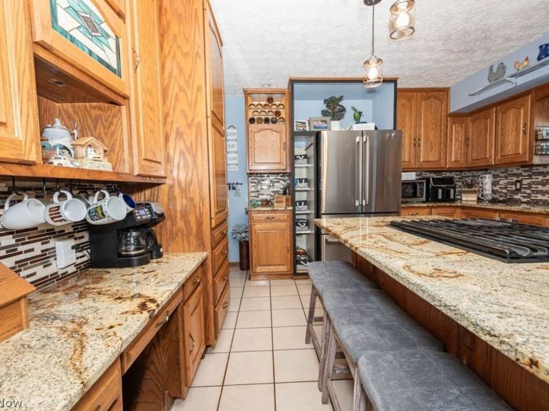 7308 Lake O Springs Avenue NW, North Canton, OH 44720 Photo 11