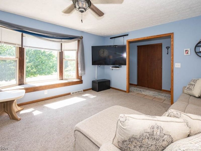 7308 Lake O Springs Avenue NW, North Canton, OH 44720 Photo 6
