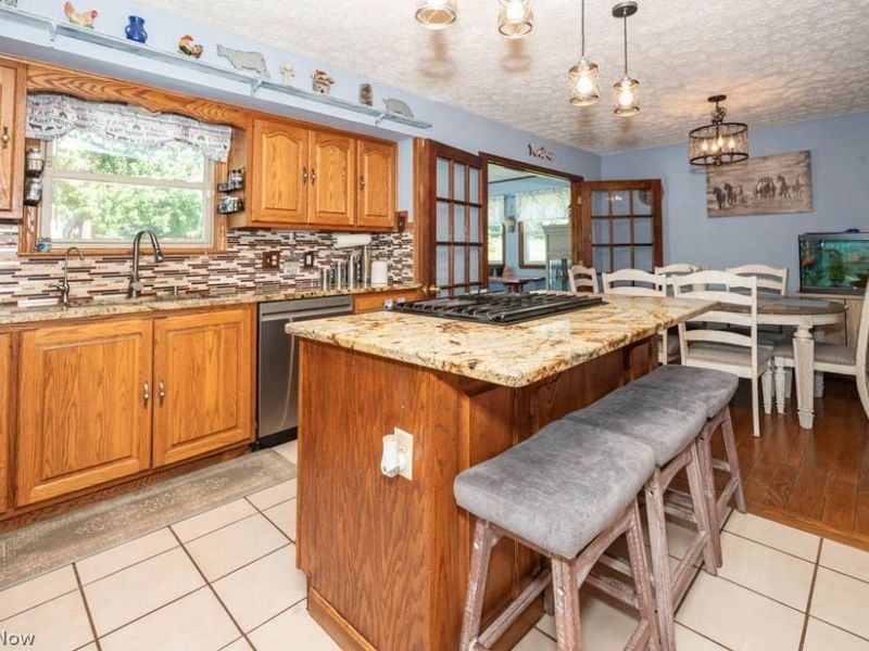 7308 Lake O Springs Avenue NW, North Canton, OH 44720 Photo 7