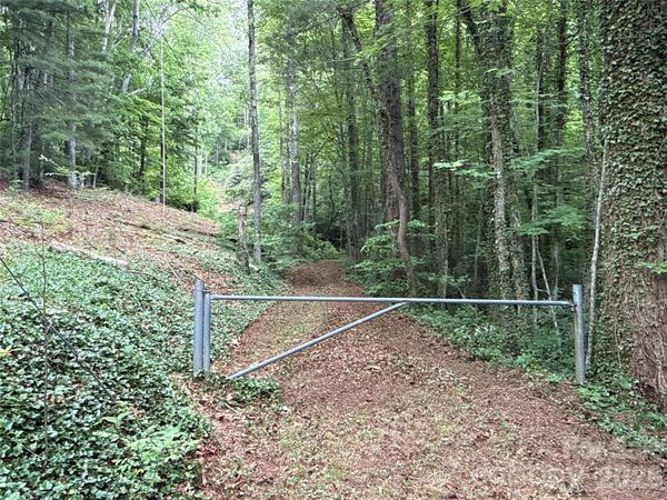 9999 Sunset Drive , Black Mountain, NC 28711