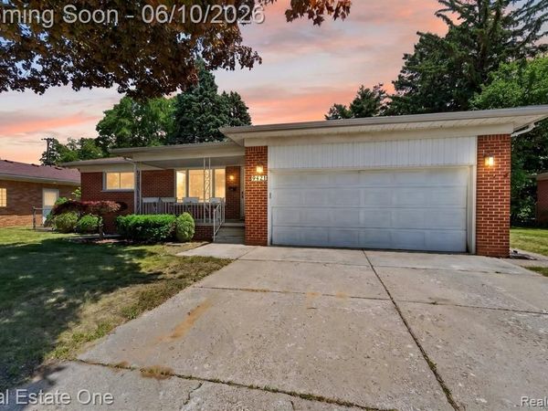 9421 Pine Street, Taylor, MI 48180