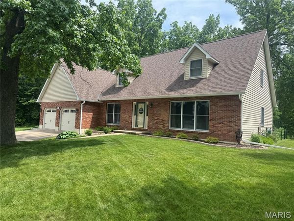4141 Windmere Drive , Hannibal, MO 63401