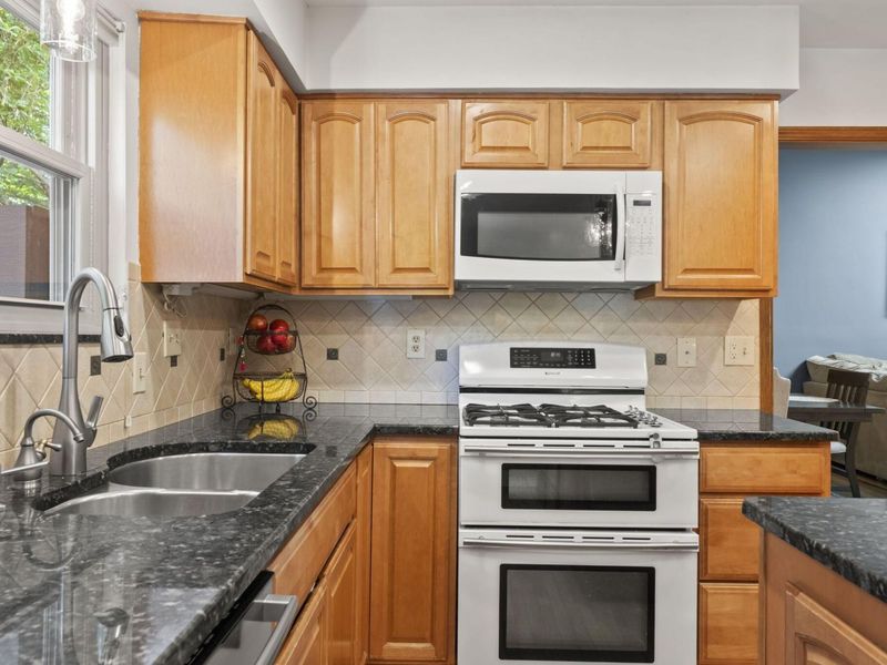 2448 Shroton Court, Powell, OH 43065 Photo 8