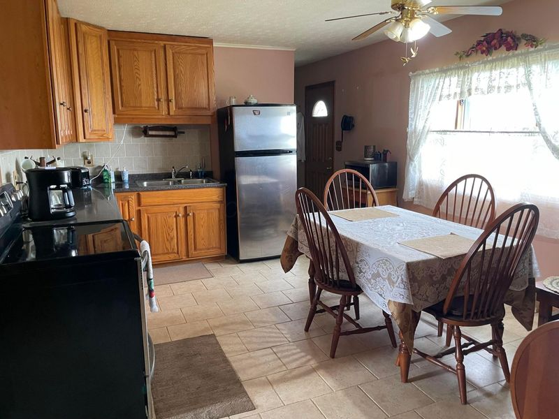 9639 Cook Yankeetown Road NE, Mount Sterling, OH 43143 Photo 2