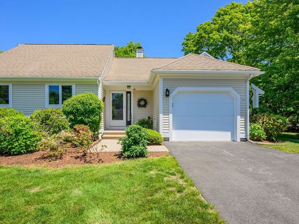 1 Sandview Ter, Unit 1, Mashpee, MA 02649