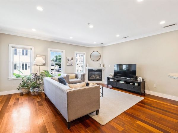 109 D St, Unit 4, Boston, MA 02127