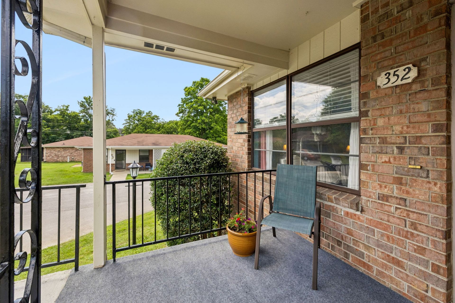 352 Deer Lake Dr , Nashville, TN 37221 Main Photo