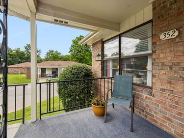 352 Deer Lake Dr , Nashville, TN 37221