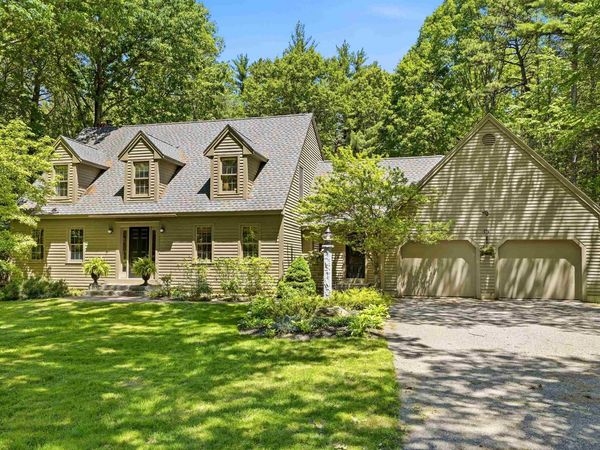 10 Pine Court, Newfields, NH 03856