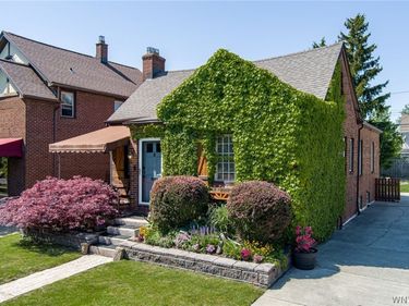 354 Wardman Road , Kenmore, NY 14217