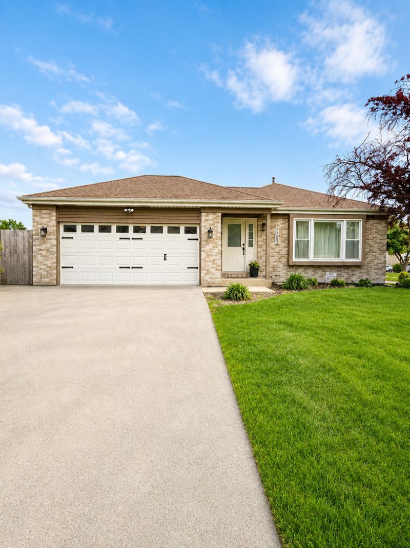 7203 W Mathews Drive , Frankfort, IL 60423