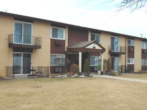 9588 N Terrace Place , Unit 208H, Des Plaines, IL 60016