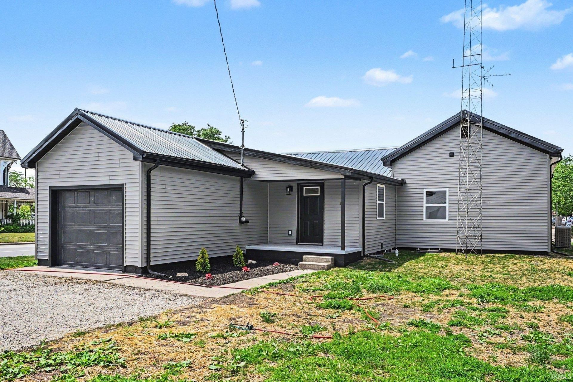 319 S Indiana Street, Warsaw, IN 46580 Main Photo