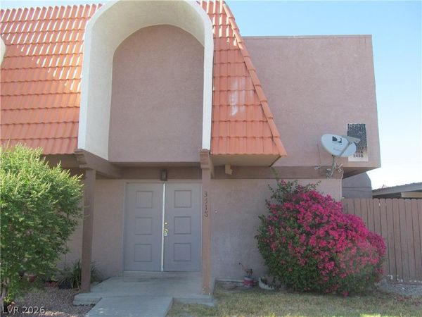 3518 Villa Knolls North Drive , Las Vegas, NV 89120