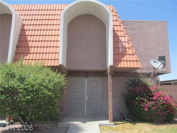 3518 Villa Knolls North Drive , Las Vegas, NV 89120