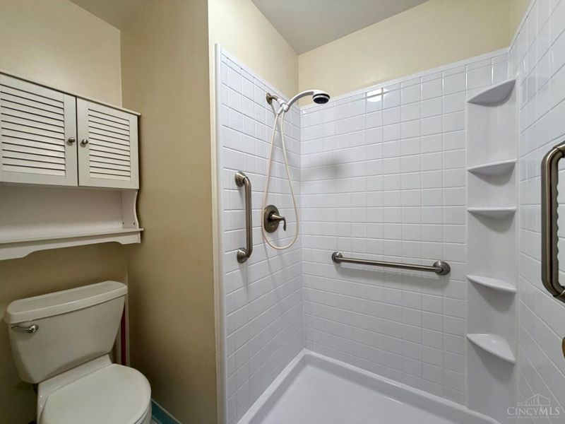 12005 Elkridge Drive, Springdale, OH 45240 Photo 32