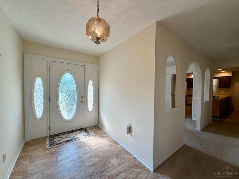 12005 Elkridge Drive, Springdale, OH 45240 Photo 4