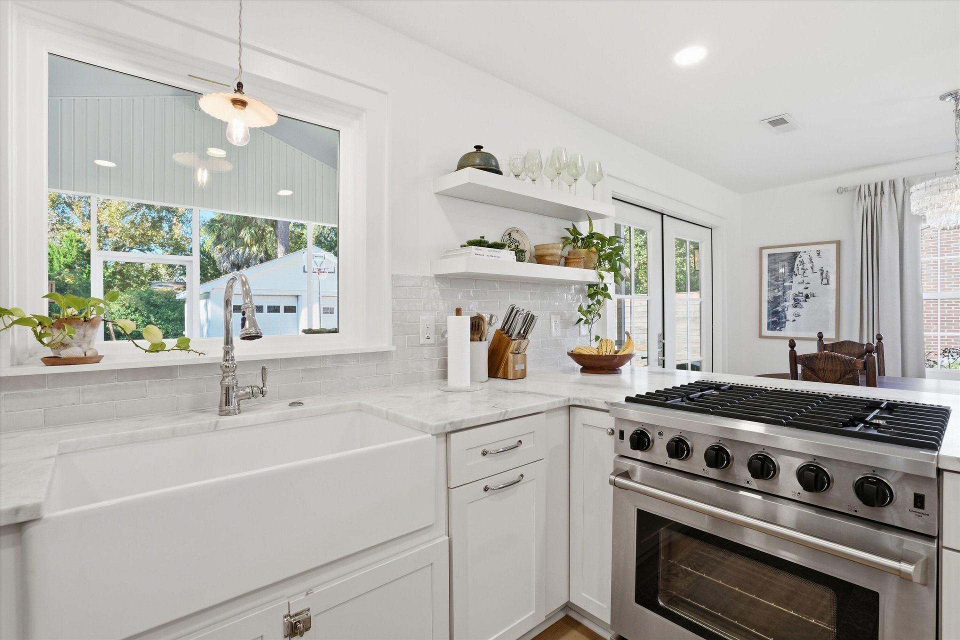 311 Lamont Road Photo 12