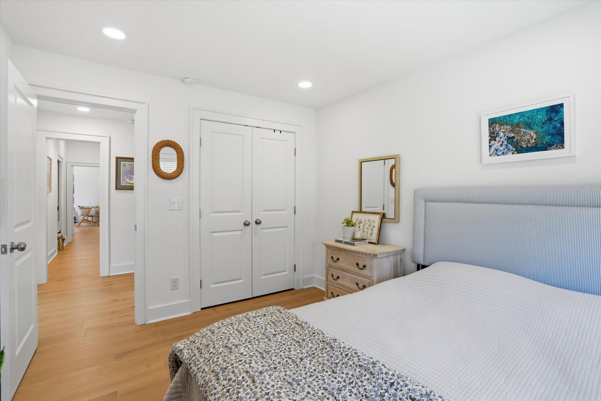 311 Lamont Road Photo 19