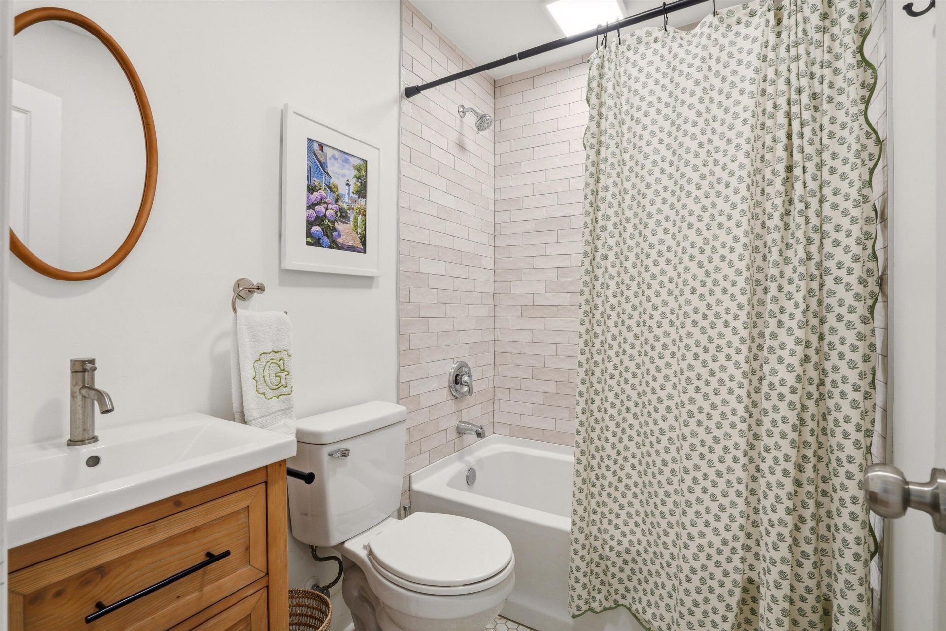 311 Lamont Road Photo 21