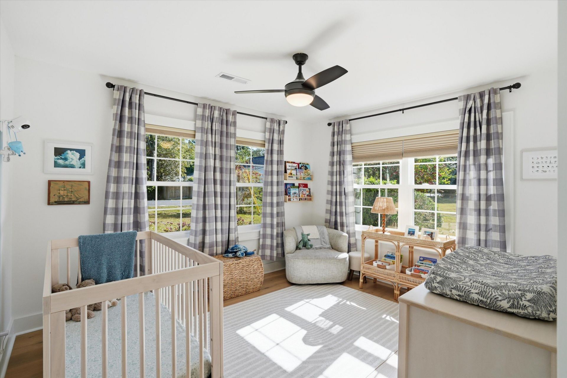 311 Lamont Road Photo 22