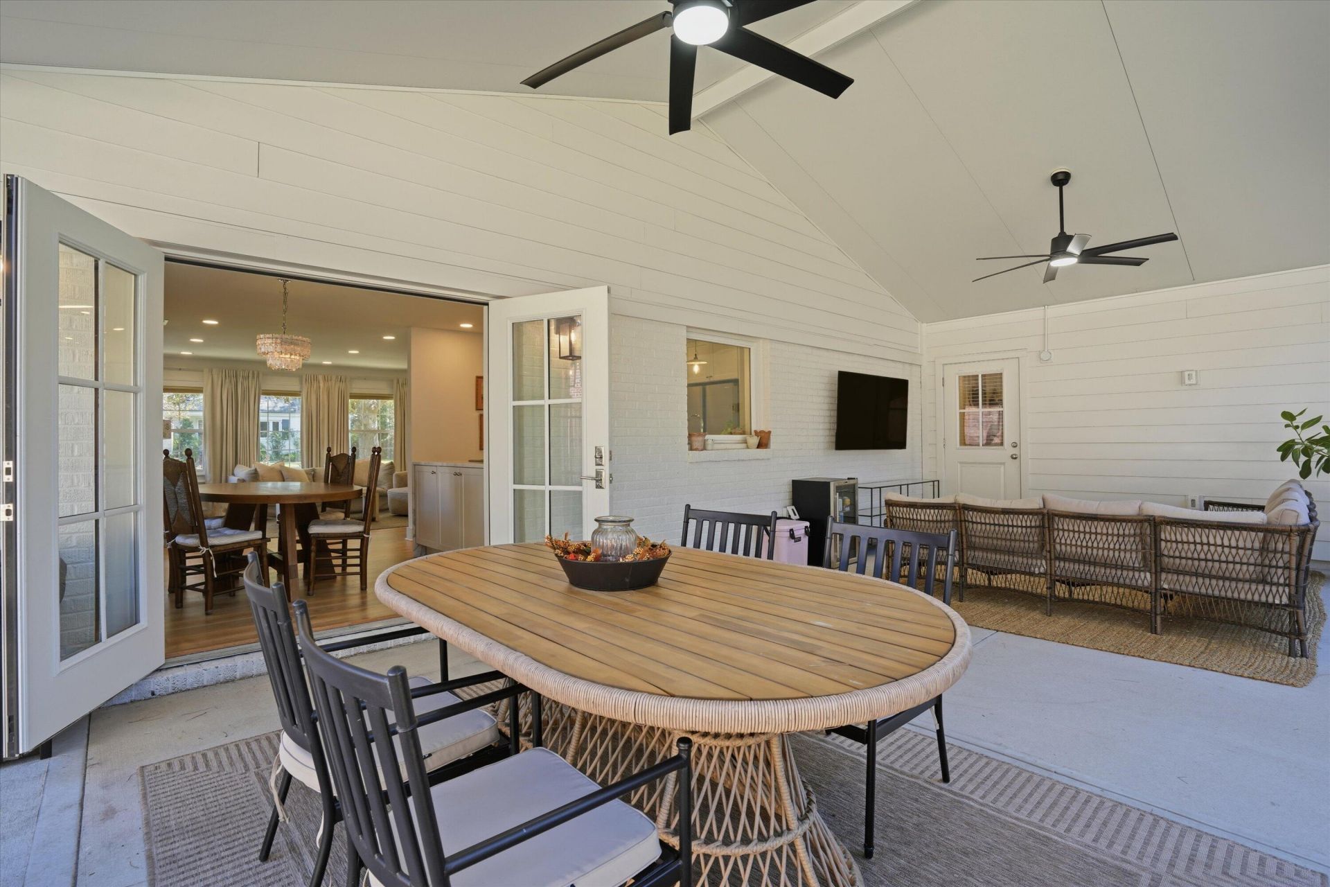 311 Lamont Road Photo 26
