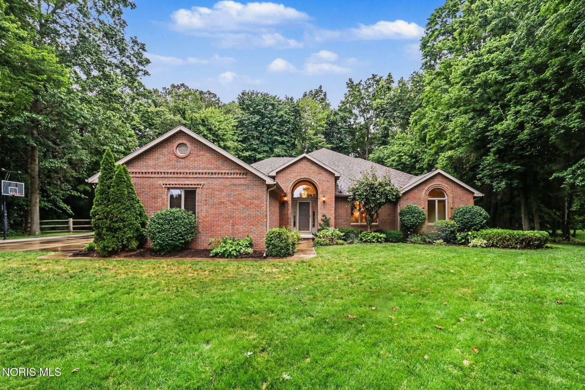 6115 N Winding Way, Swanton, OH 43558 Main Photo