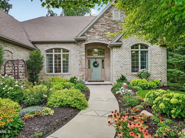 3401 Swan Ridge Lane, Maumee, OH 43537