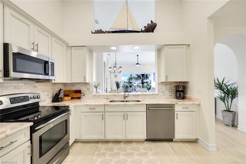 800 Breakaway Ln, Unit 203, Naples, FL 34108 Photo