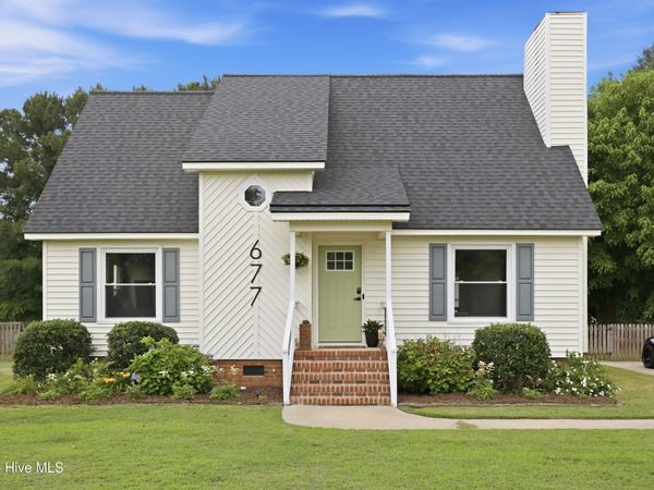 677 Davenport Farm Road , Winterville, NC 28590