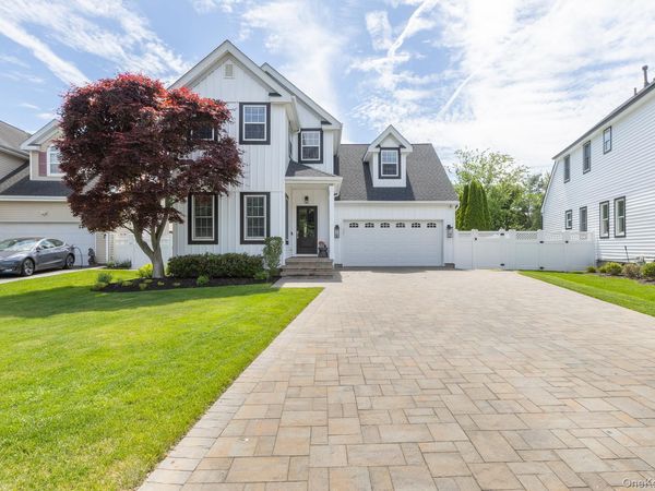 11 coventry Lane , Smithtown, NY 11787