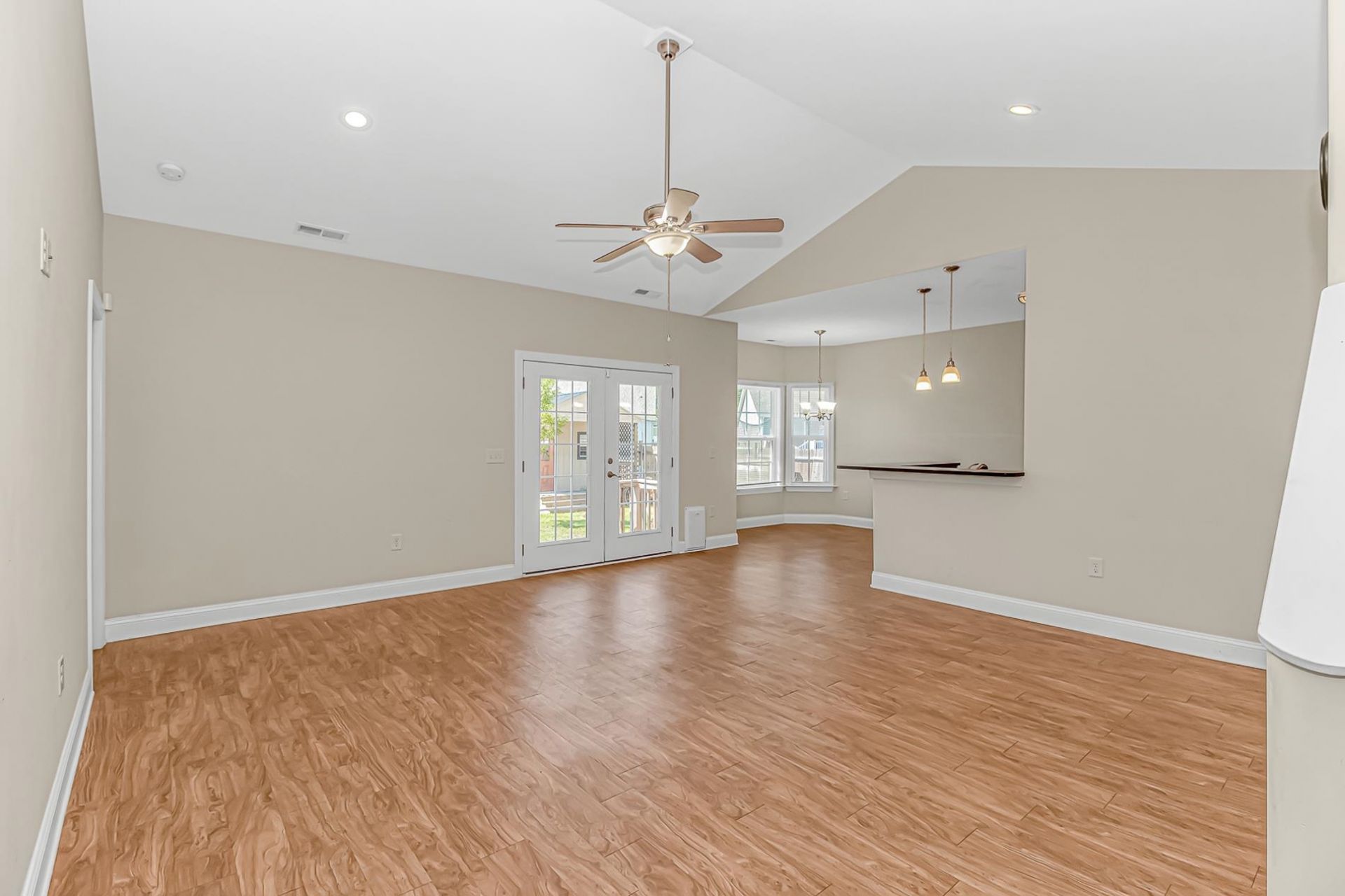 621 Garden Ave. Photo 7
