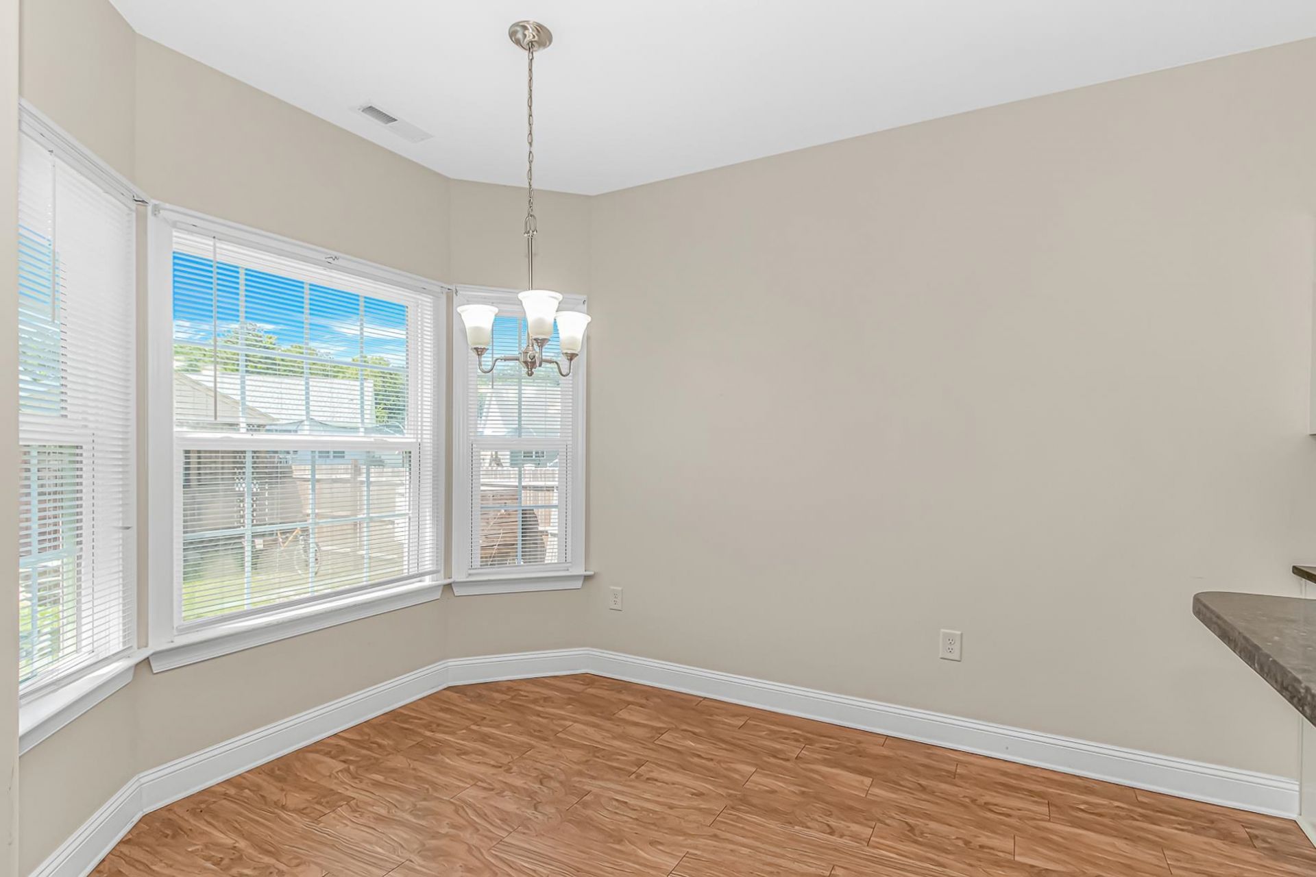 621 Garden Ave. Photo 9