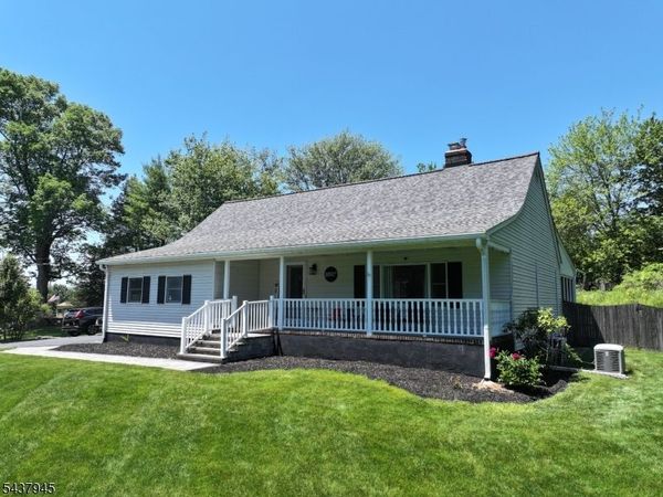 18 Roslyn Rd, Frankford, NJ 07826