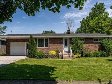 15 Hillcrest Drive , Buffalo, NY 14226