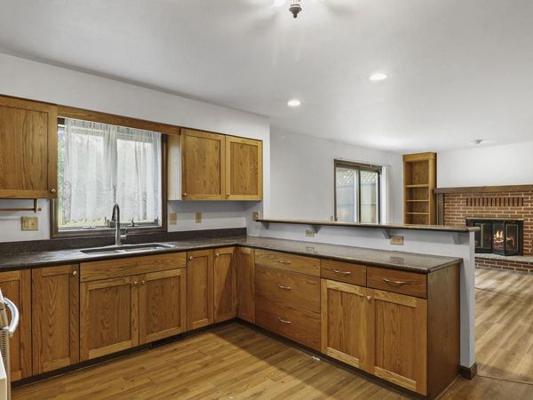 800 Clover Lane, Oregon, WI 53575
