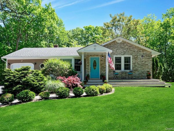 21 Jones Road , Hampton Bays, NY 11946