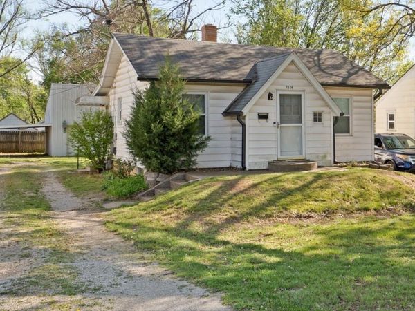 2526 W Walnut Street , Springfield, MO 65806